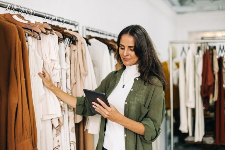 Controle de estoque no varejo: organize sua loja de roupas