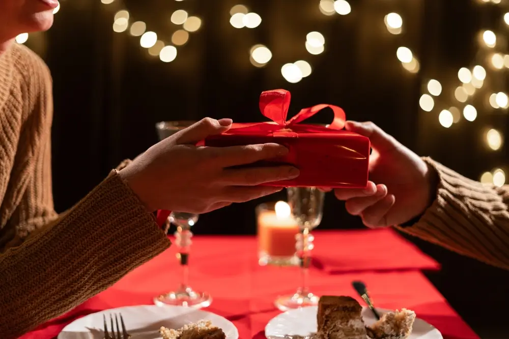 Descubra estratégias práticas para vender mais no Dia dos Namorados com promoções criativas, ofertas irresistíveis e dicas de marketing emocional.